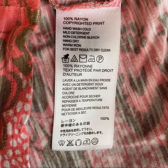Tommy Bahama coral pink, tan/griege, white hawaiian flower print stretchy top - Picture 5 of 6